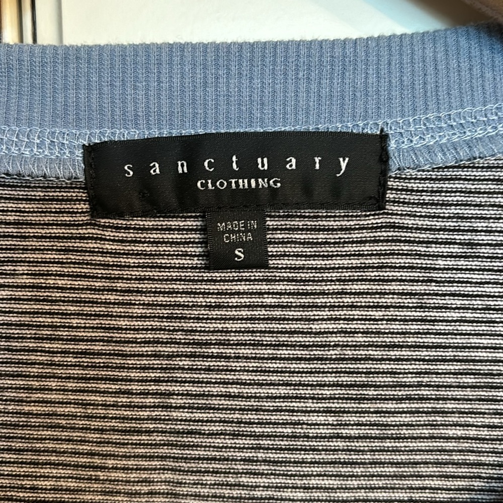 Sanctuary blue heather henley with lace details. Small - Picture 2 of 11